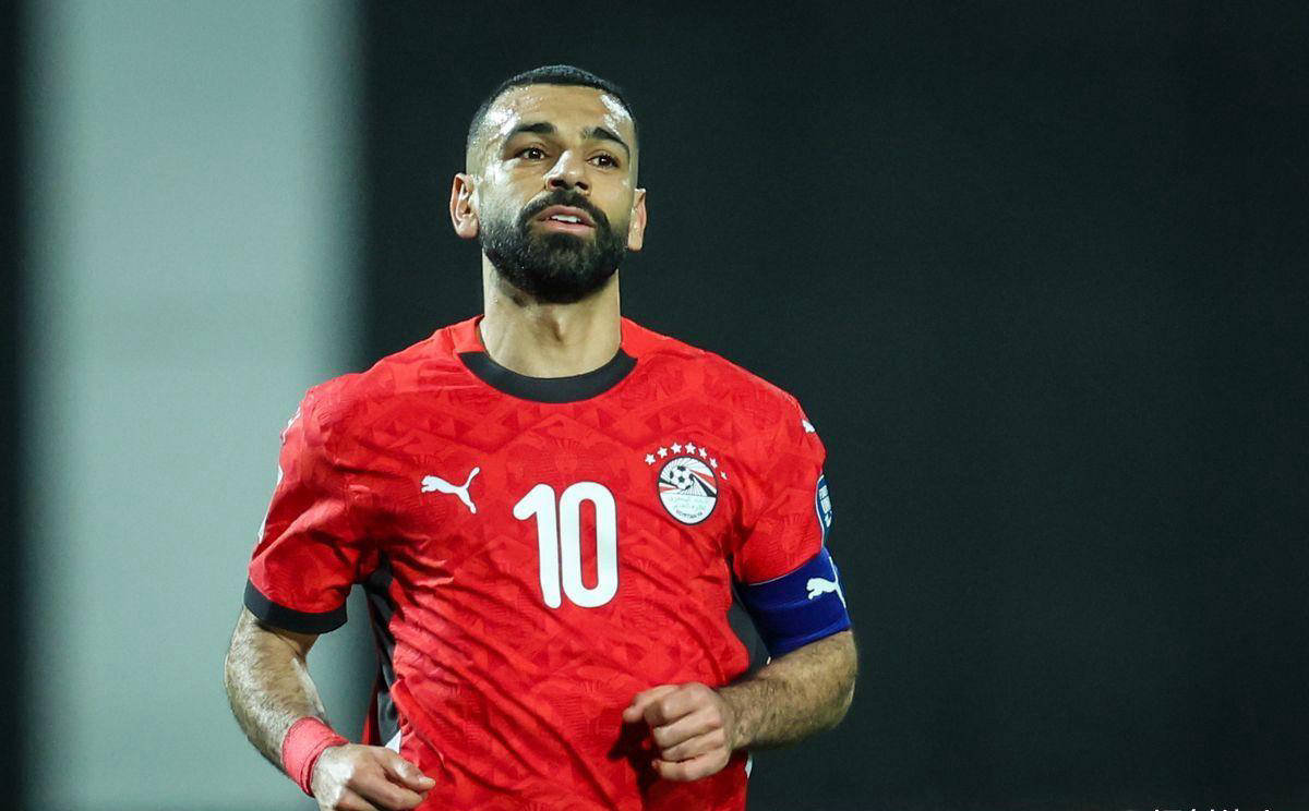 开云体育官网-萨拉赫在德国队比赛中出色防守，险胜引发热议！-开云体育官网