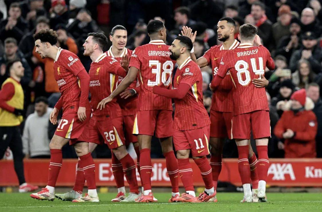 开云-刷新纪录引发热议！，萨拉赫在TES比赛中领先优势明显赛场气氛高涨的简单介绍-开云