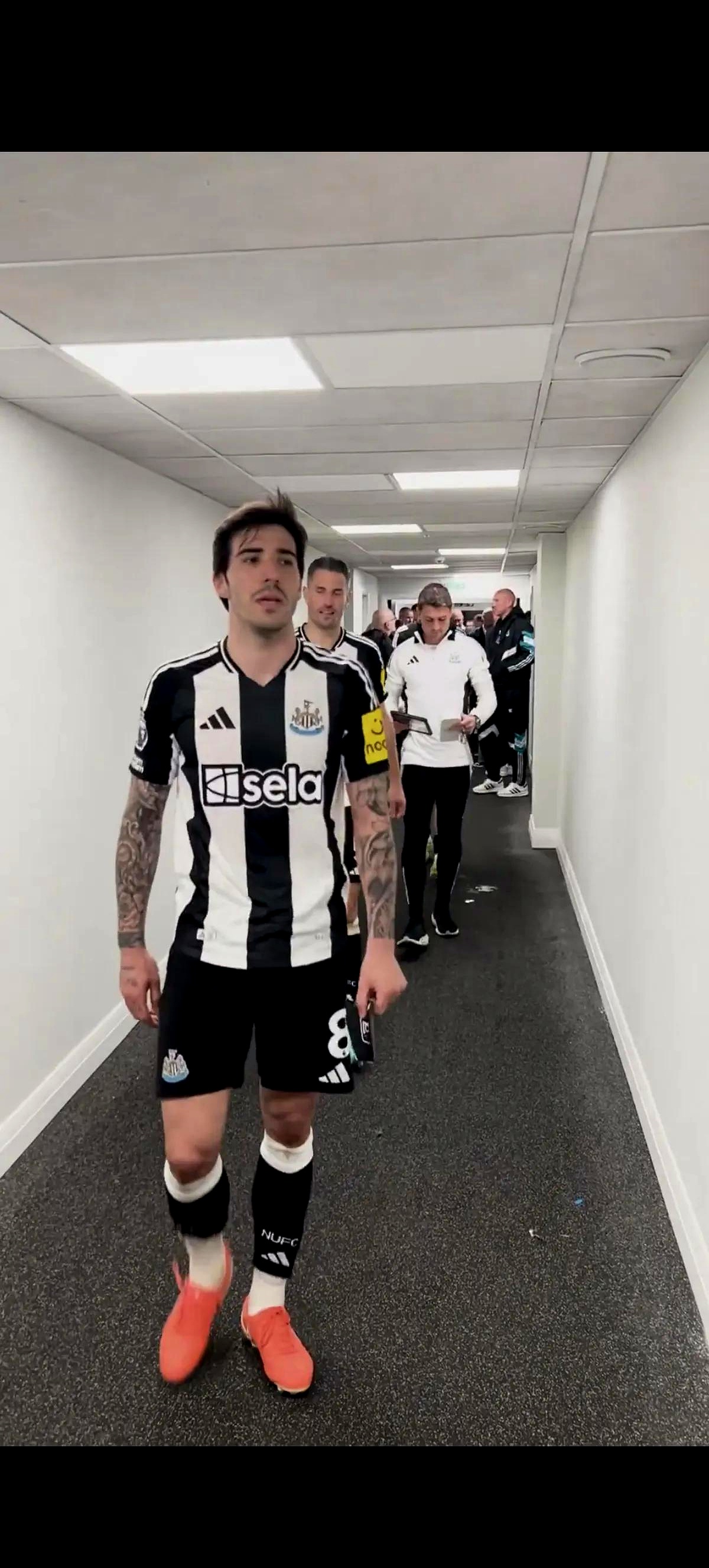 轻松进入平台-法国杯转会期再迎强敌，纽卡斯尔外线爆发，主帅态度：态度坚定，资深球员宣示担当-轻松进入平台